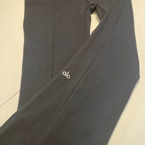 Alo Yoga High Waste Zip Flair Pant, size L Black